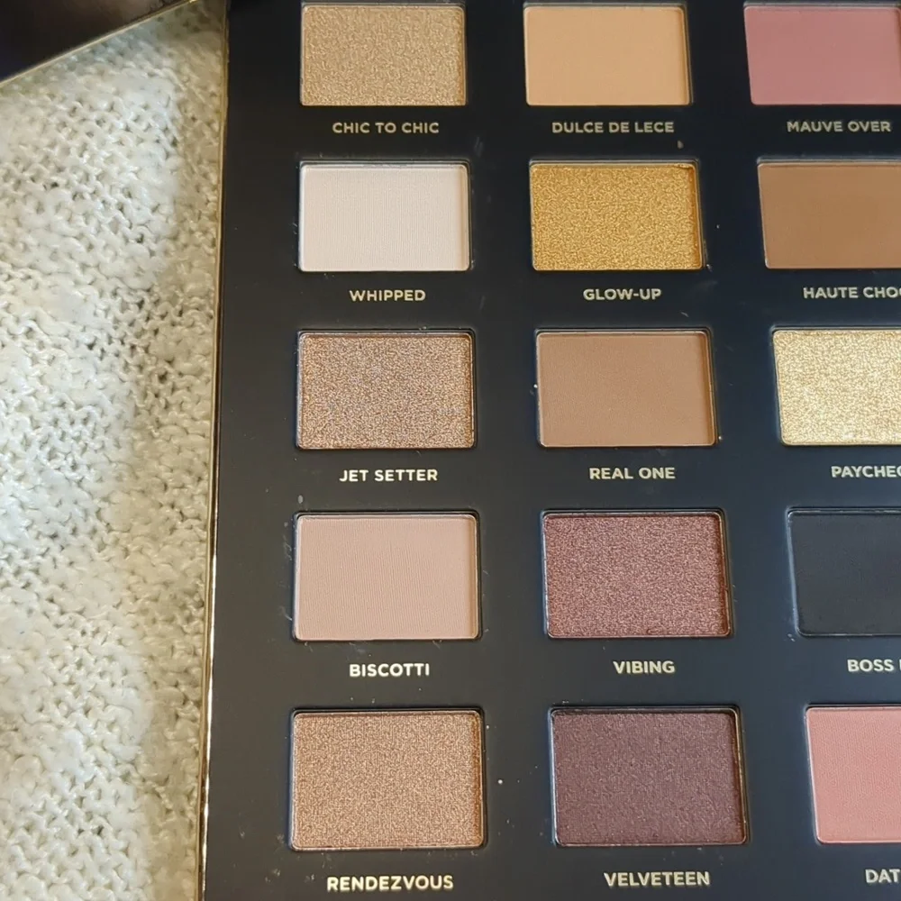 ICONIC London BOOMING & GLEAMING Eyeshadow Palette, 20 x5g/0.05oz